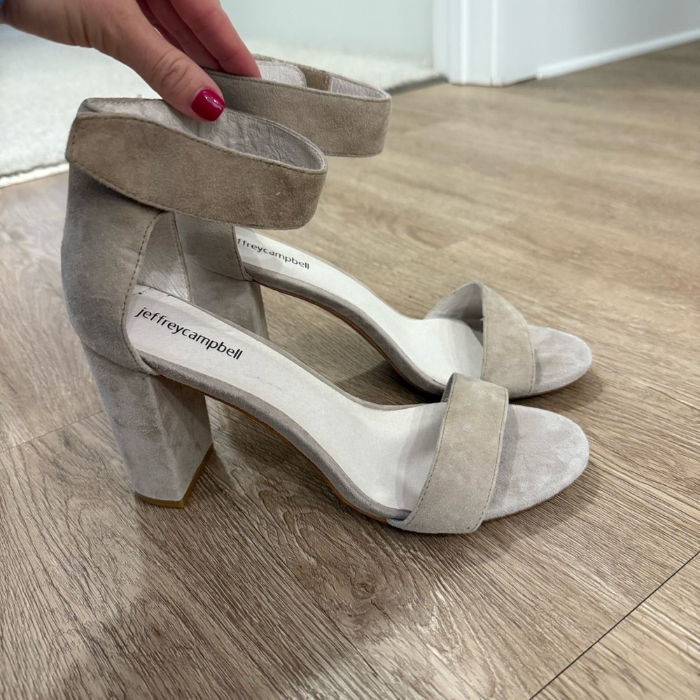 NWOT Jeffrey Campbell Women's Tan Suede Heeled Sandals. Size 9.5